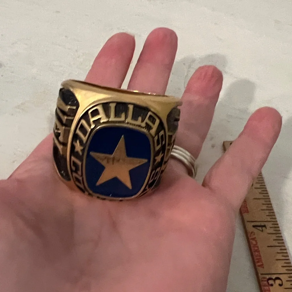 Dallas Cowboys Large Classic Goldplated NFL Ring oversized fan